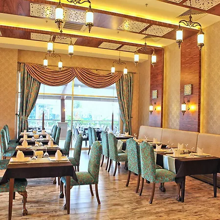 מלון Dizalya Palm Garden