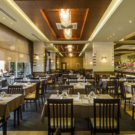 Szálloda Dizalya Palm Garden 5*