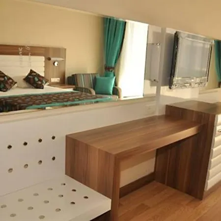 Dizalya Palm Garden מלון אלאניה